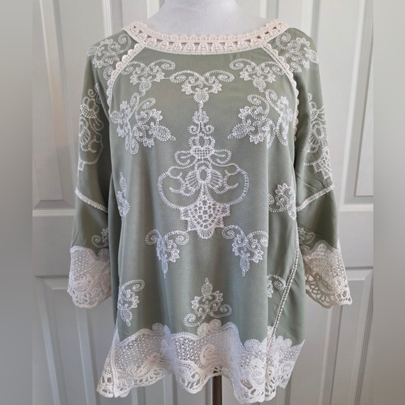 Democracy Sage Green Embroidered Peasant Top White Lace Boho Blouse - 1X EUC - Picture 3 of 12